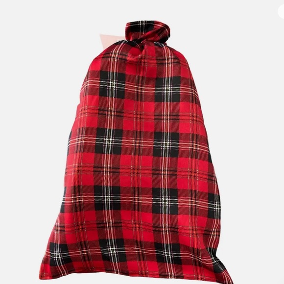 NEW Victoria’s Secret Women Satin Slippers - Picture 6 of 9